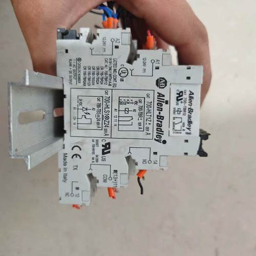 AB罗克韦尔继电器700-HLT1Z24 配套底座700-T