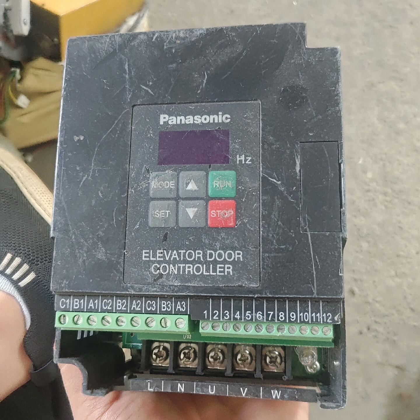 电梯门控制器AAD03011DK 0.4KW