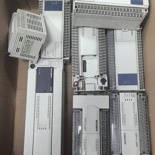 PLC 型号有FX1N-60MT-001、FX2N-