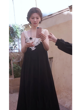杨超越同款！夏季蕾丝拼接黑色吊带连衣裙无袖夏度假收腰仙女长裙