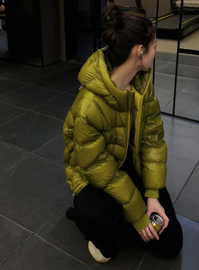 韩系亮面橄榄绿连帽棉袄短款轻薄