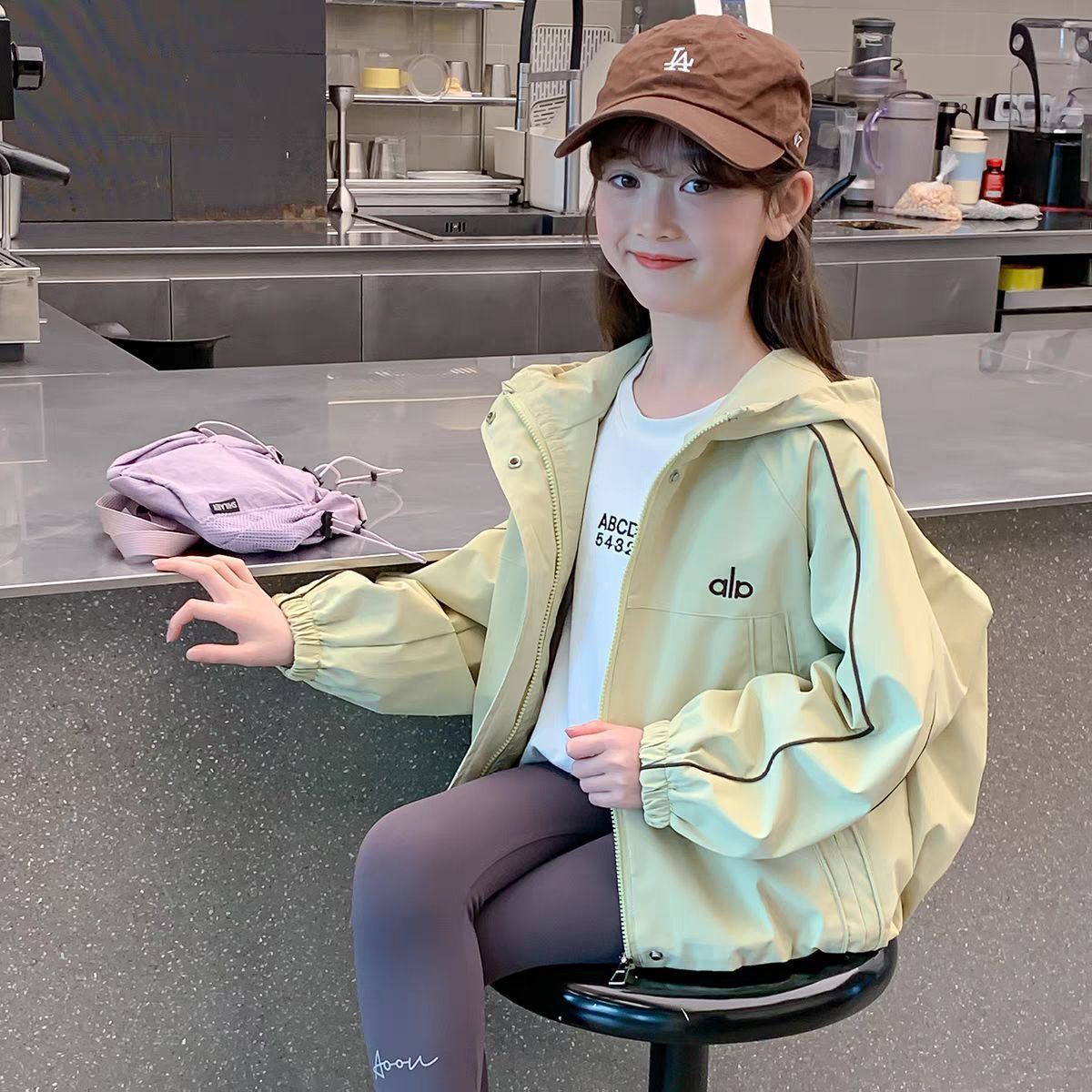 女童春装外套2026新款洋气儿童风衣春秋款中大童时尚女孩运动上衣