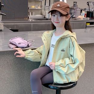 女童春装外套2026新款洋气儿童冲锋衣春秋中大童时尚女孩运动上衣