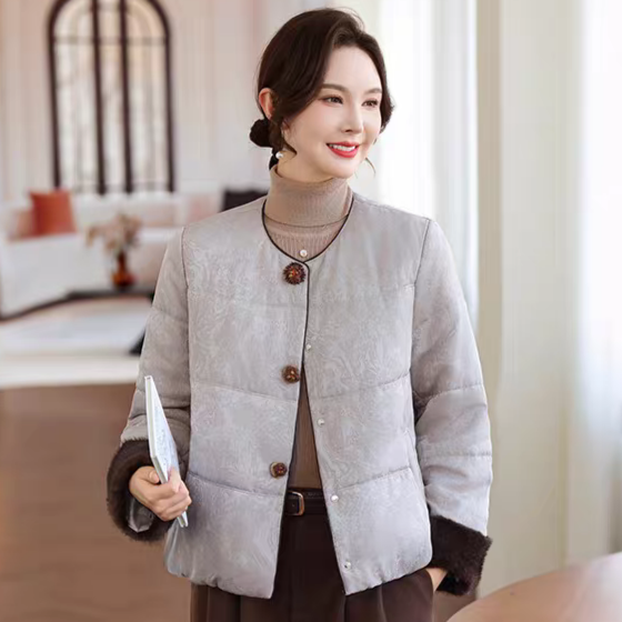 妈妈装冬装保暖绵羊毛内胆厚外套2025新款中老年女装冬季棉服