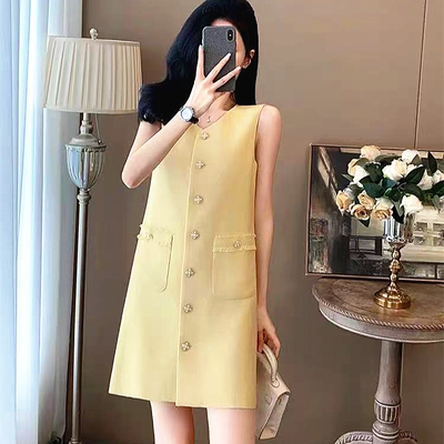 【金金宠粉】”经典小香“肌理感法式无袖背心连衣裙