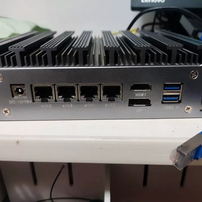 议价马捷j4125四网口2.5g软路由，网卡是螃蟹的8125b，