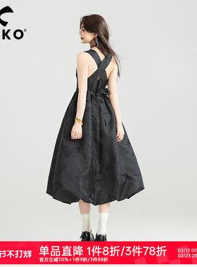 KEIKO 黑色光泽缎面吊带连衣裙春夏芭蕾风绑带蝴蝶结露背花苞长裙