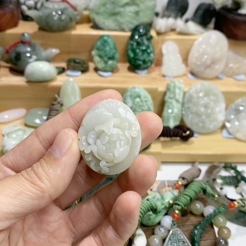 独玉牡丹花