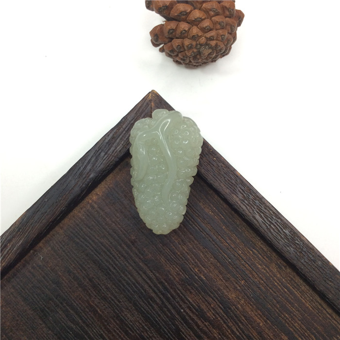 新疆和田玉男士葡萄吊坠玉坠和田白玉女士硕果累累毛衣链挂坠玉佩,珠宝/钻石/翡翠,颈饰,淘宝优惠券,粉丝福利购,淘宝优惠卷