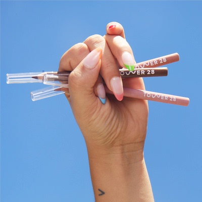 预*定 美国Tower 28 Beauty OneLiner多用途眼线笔唇线笔 1.14g