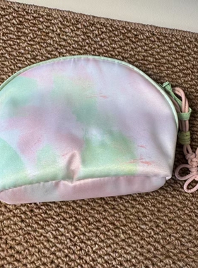 欧舒丹彩贝便携化妆包专柜赠品