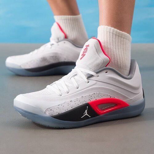 NIKE耐克男鞋 JORDAN ZION 4 PF 缓震运动训练篮球鞋FD0591-103