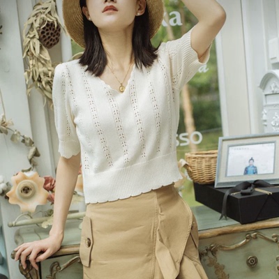 新款V领气质纯色百搭镂空冰丝女针织短款上衣T恤女修身显瘦短袖
