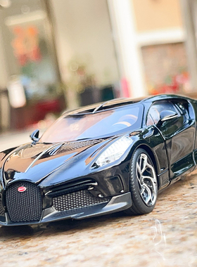 JKM1:32布加迪LVN黑夜之声合金车模减震转向声光男孩玩具收藏摆件