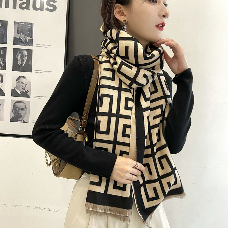 围巾女冬季加厚大牌百搭高级感围脖韩版冬天新款2023保暖披肩两用