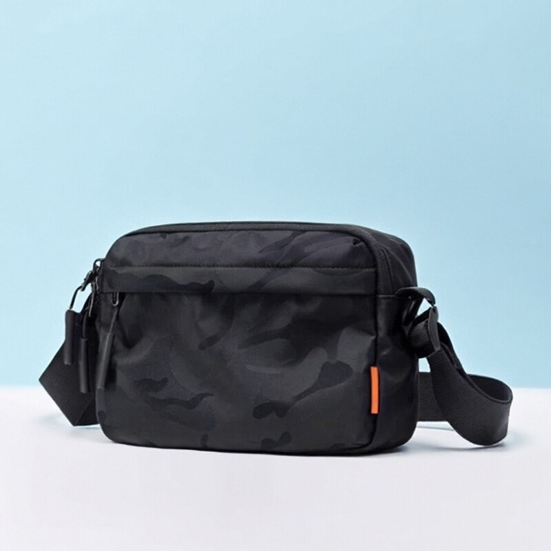 便携功能斜挎包日常通勤男士