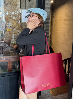 节日喜庆红色英文白卡纸袋可肩背礼品手提袋服装店购物袋牛皮纸袋