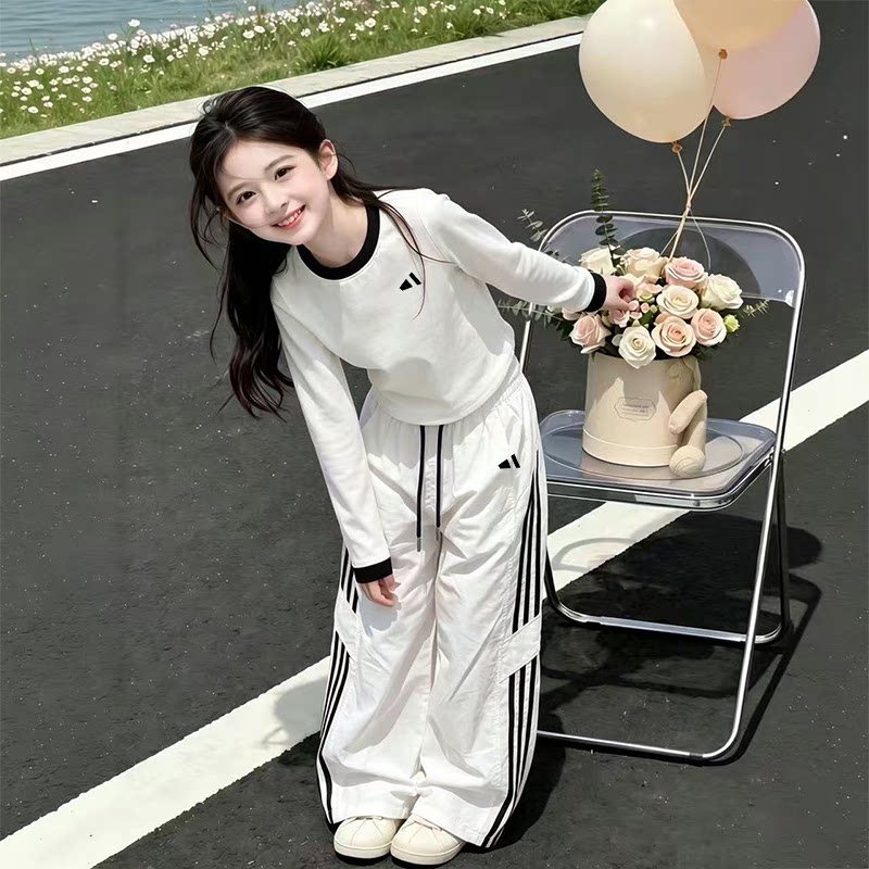 奥莱专柜女童秋装套装2026新款春秋款儿童纯棉上衣女孩运动两件套