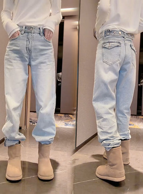 weisu唯速57299秋冬新款高腰纽扣设计窄版直筒裤浅蓝水洗牛仔裤女