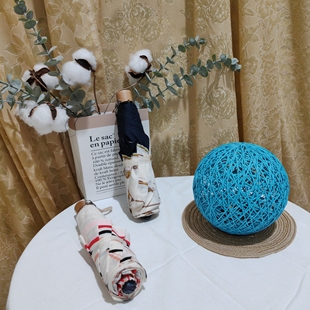 148g超轻三折气质原木柄清新铝合金伞架抗风晴雨伞无黑胶绘画风