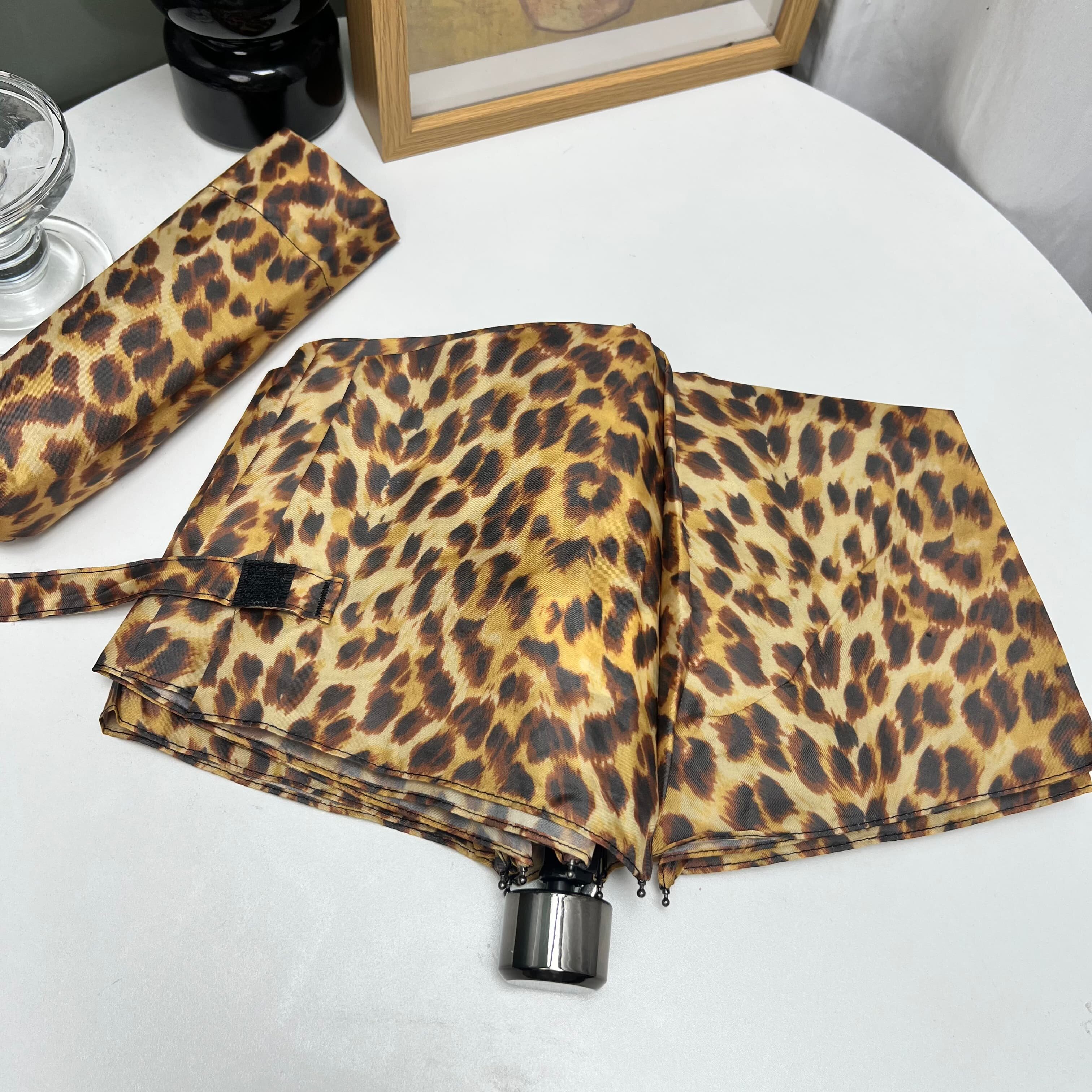 时尚豹纹三折伞手动晴雨两用折叠伞个性百搭便携出行男女通用雨伞