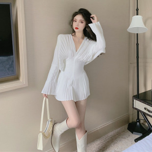 御姐气质女神范轻奢风设计感连衣裙秋季 性感V领褶皱裙子 2020新款