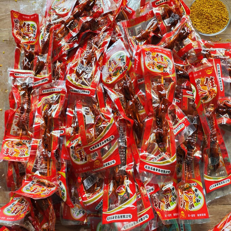 云南农佳麻辣鸡肉串休闲食品特产小吃大包50小袋装