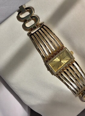 新款女士手链表女表腕表气质优雅高级镂空表带方形个性时尚石英表