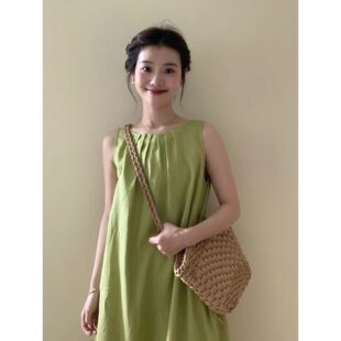法式简约无袖连衣裙女2025夏季新款牛油果绿色显瘦别致宽松吊带裙