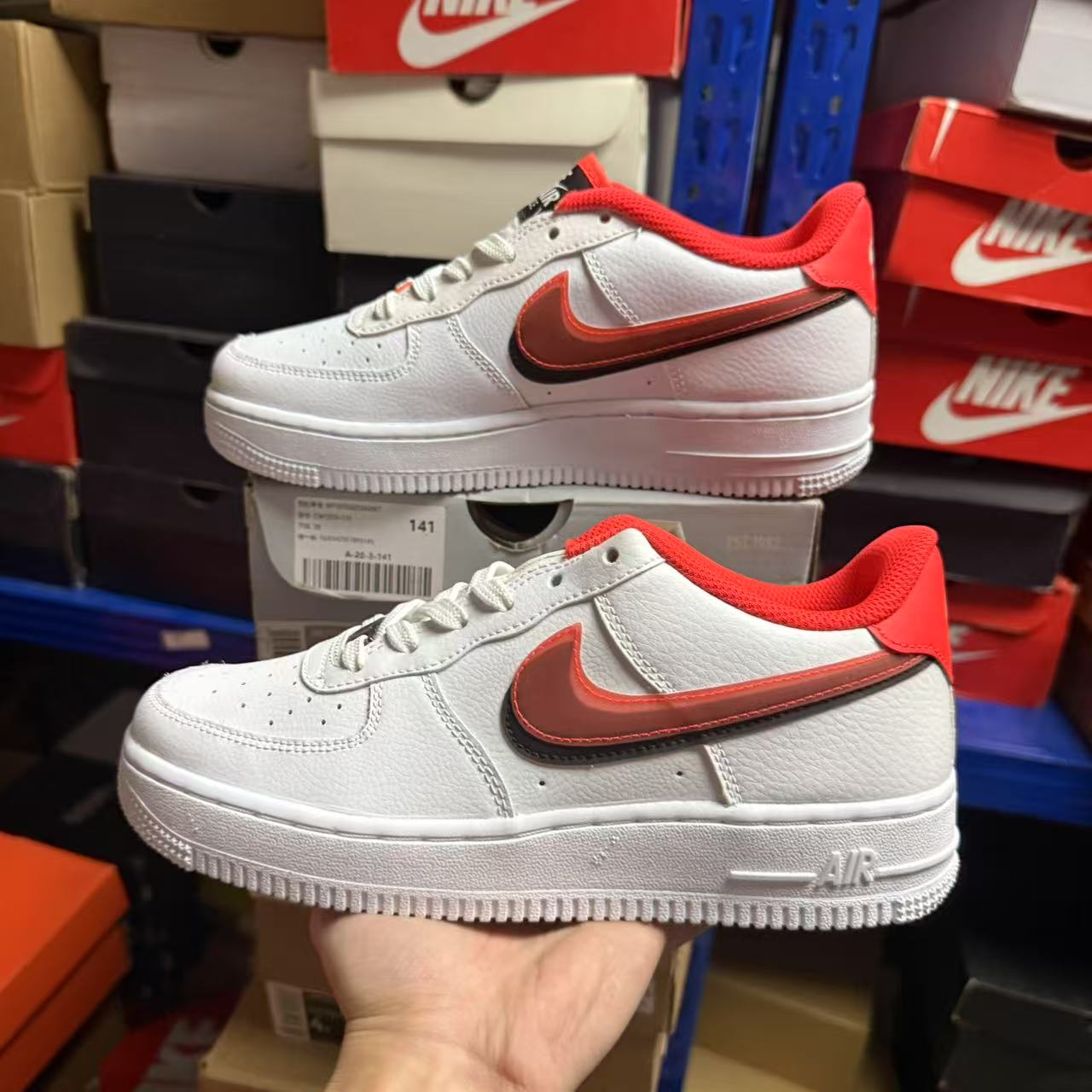 Nike耐克Air Force 1空军一号AF1红黑双钩女子休闲板鞋CW1574-101