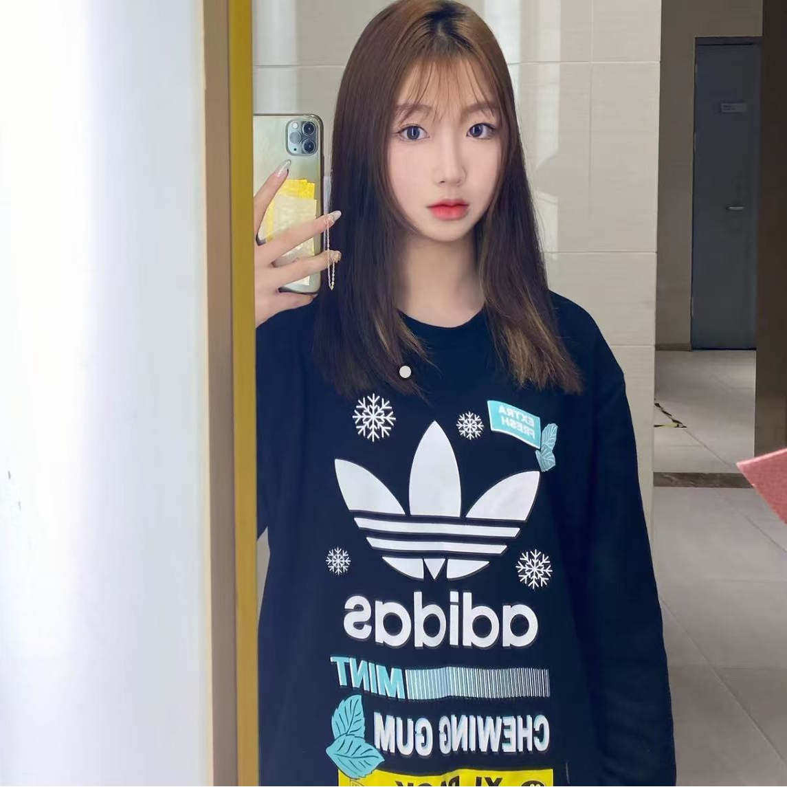 adidas三叶草 男女同款雪花图案大logo圆领时尚套头卫衣 FP7705