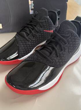Nike/耐克Zoom Witness 3 詹姆斯男子减震篮球鞋 BQ9819-001