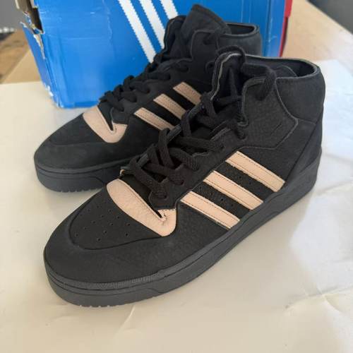 阿迪达斯RIVALRY MID 003男子休闲舒适防滑耐磨板鞋 IE3075