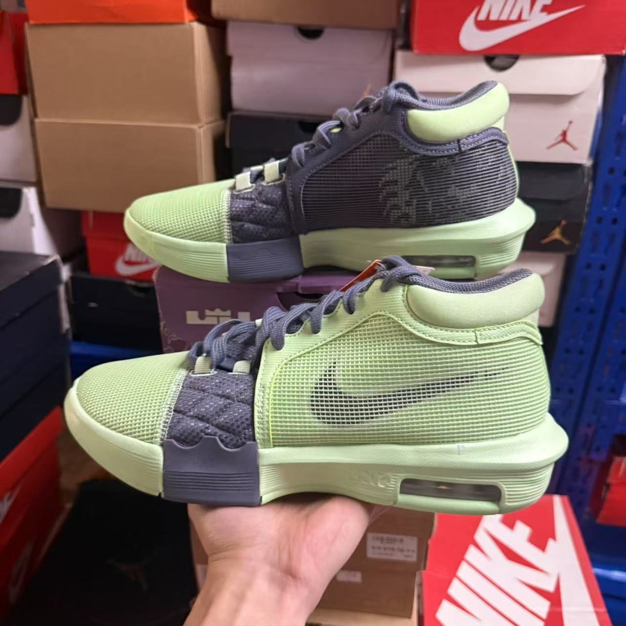 Nike Witness 8 绿色 男子运动休闲复古舒适低帮篮球鞋FB2237-300