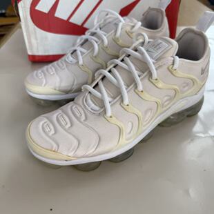 NIKE AIR VAPORMAX PLUS全掌气垫换阵回弹男子跑鞋 924453-100