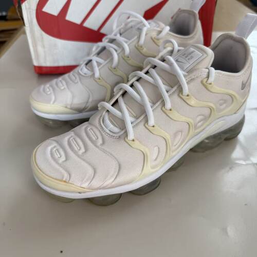 NIKE AIR VAPORMAX PLUS全掌气垫换阵回弹男子跑鞋 924453-100