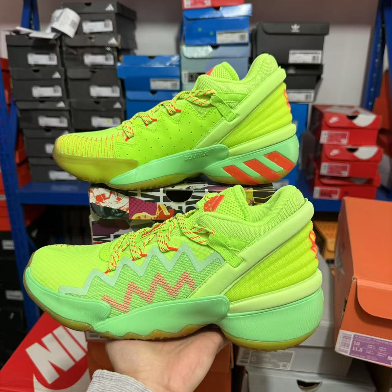 Adidas阿迪达斯 DON. Issue 2米切尔2代漫威联名实战篮球鞋FW9035