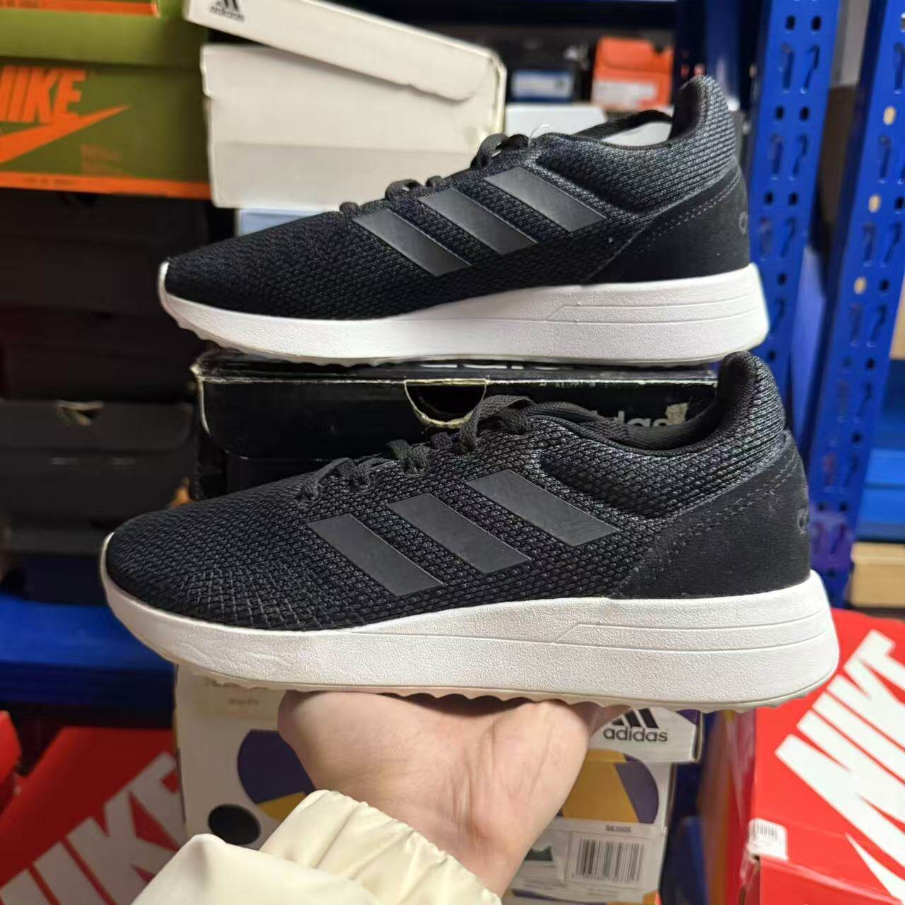 阿迪达斯Adidas男运功系列跑步时尚柔软防滑耐磨简约经典 B96564