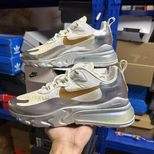耐克 NIKE AIR MAX 270 男子低帮透气气垫跑步鞋 CQ4597-110
