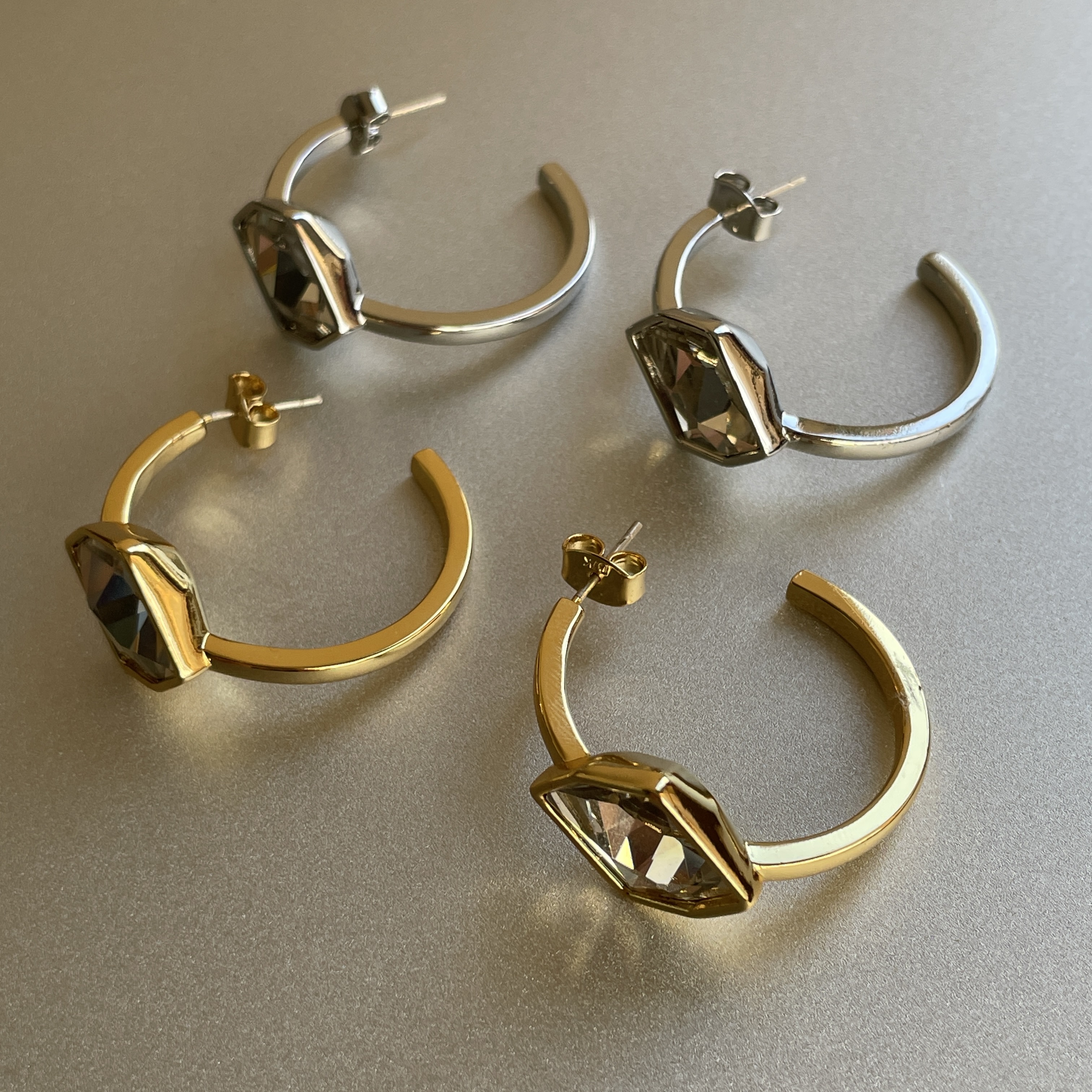 闪到我啦！超值丹麦DK出口款金银色镶透明锆石C字耳环钉时髦高级