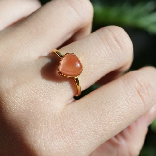 一丝红温。天然樱桃红南红爱心戒指925银镀金开口设计清新精致