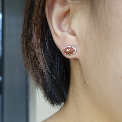 【清仓特价】闪亮金砂石橄榄球造型耳钉运动活力小巧简约