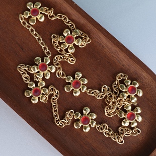 旺盛生命力 项链毛衣秋冬 可爱红色琉璃花蕊复古金花朵链条长款