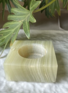 自然杰作。天然绿色阿富汗玉花纹立方体蜡烛台摆件时髦高级氛围感