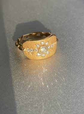 【小尾戒】耀眼盾牌。S925纯银镀金意大利拉丝工艺高碳钻多芒星