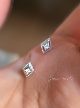 925纯银 精致到无语！vintage小菱星 镀18K金迷你星耳骨钉轻奢