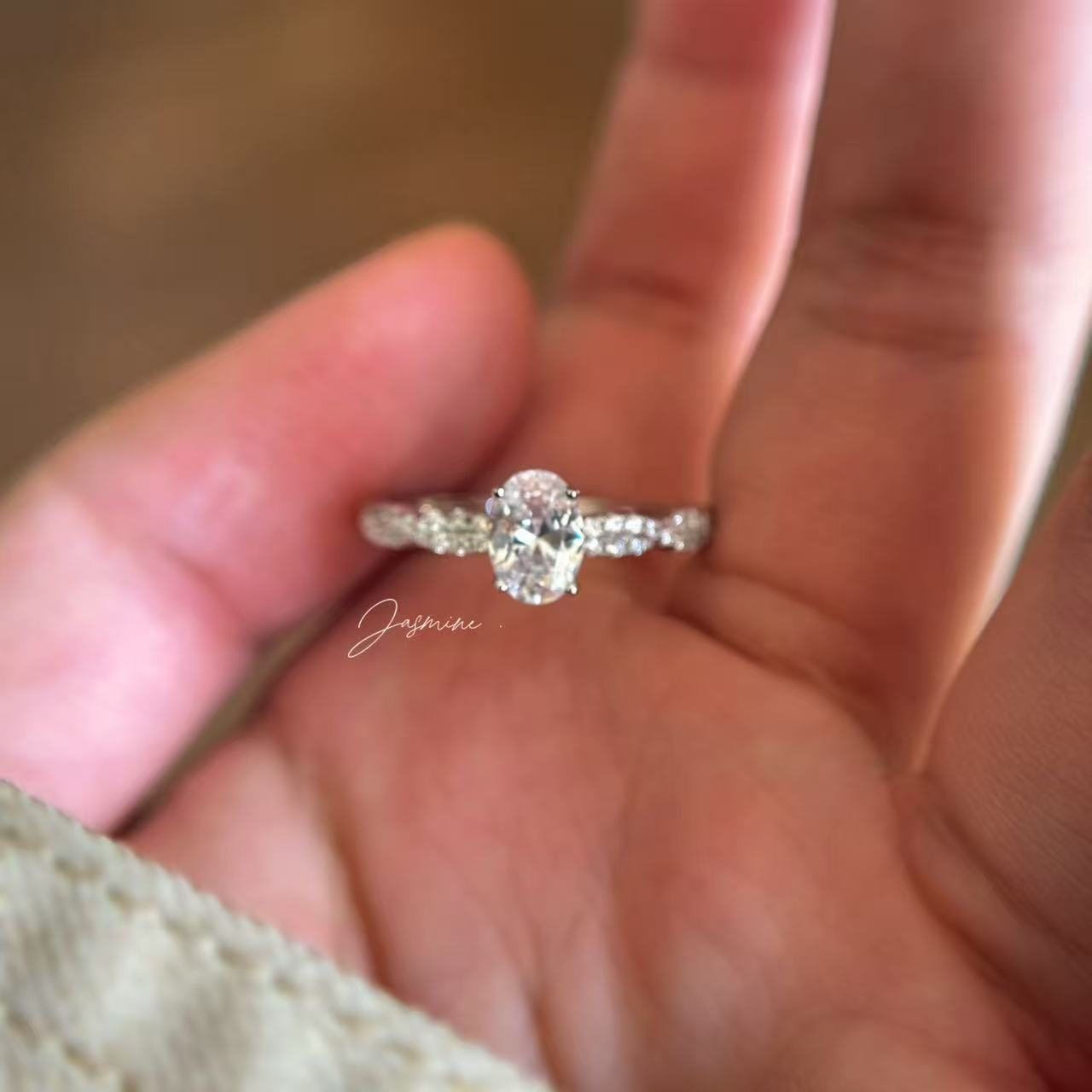 纯银一克拉璀璨鸽蛋戒指