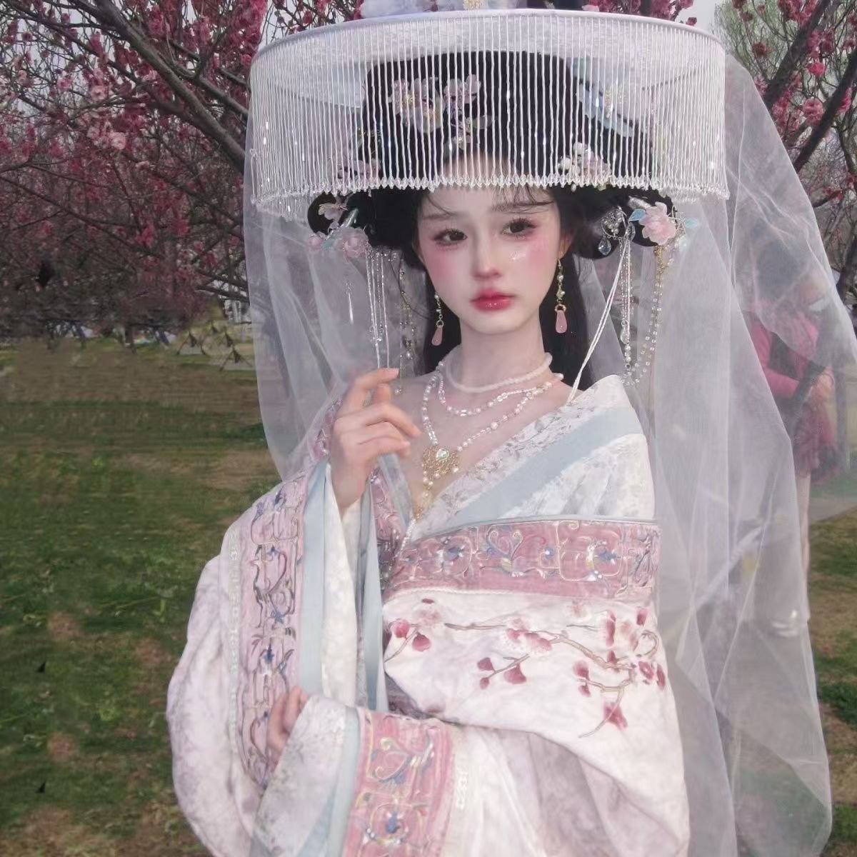 远山乔【香如故]原创战国袍汉服女拖尾秋冬直裾绣花腰封披肩配饰
