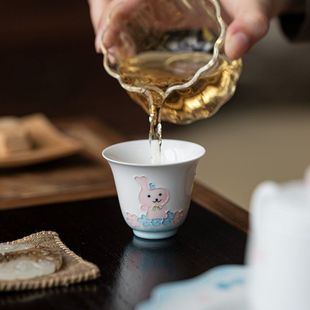 皓澜手绘萌趣小兔茶杯陶瓷家用主人杯品茗杯个人杯单杯功夫茶具