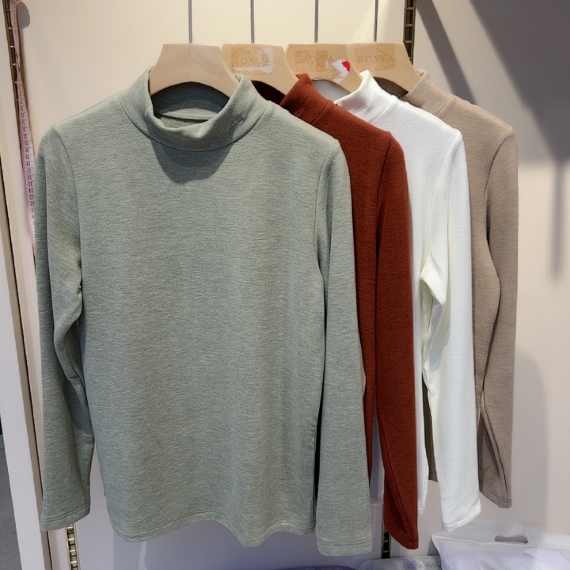 庄泰秋冬新款打底衫女士半高领羽养衣品精致刺绣保暖上衣长袖7933